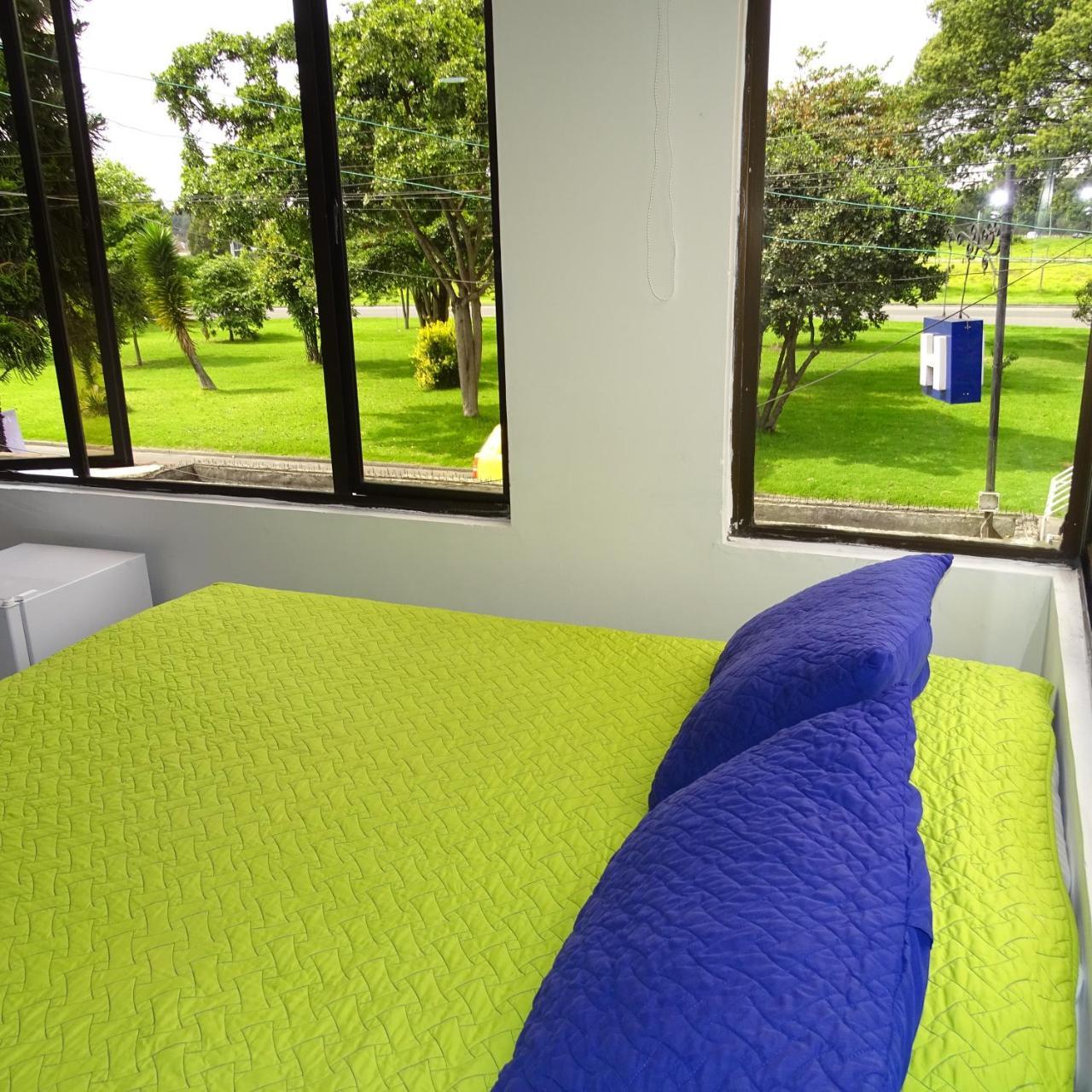 Violeta Park Hostel Bogota Exterior photo