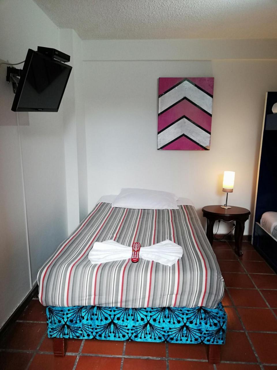 Violeta Park Hostel Bogota Exterior photo