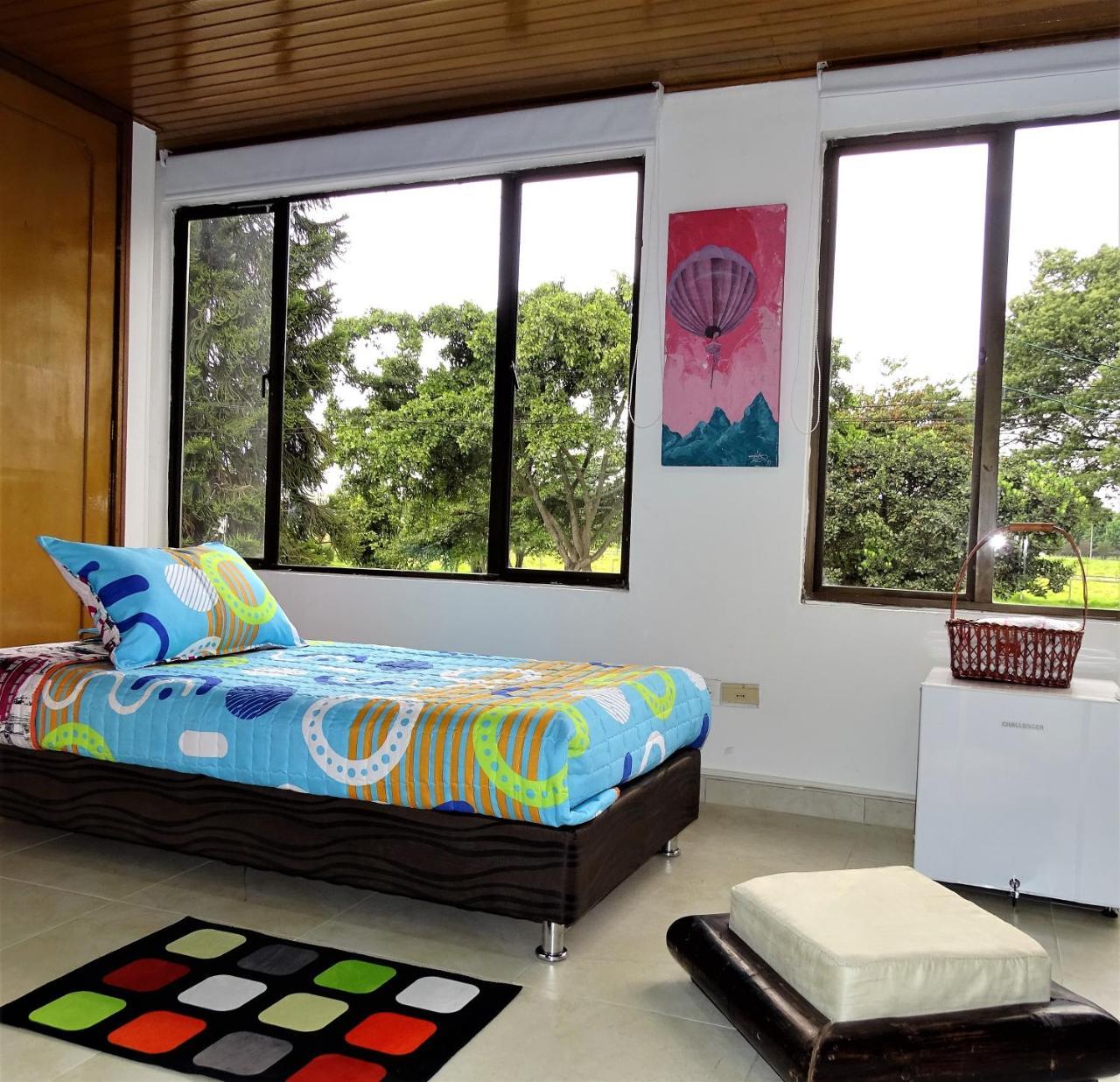 Violeta Park Hostel Bogota Exterior photo