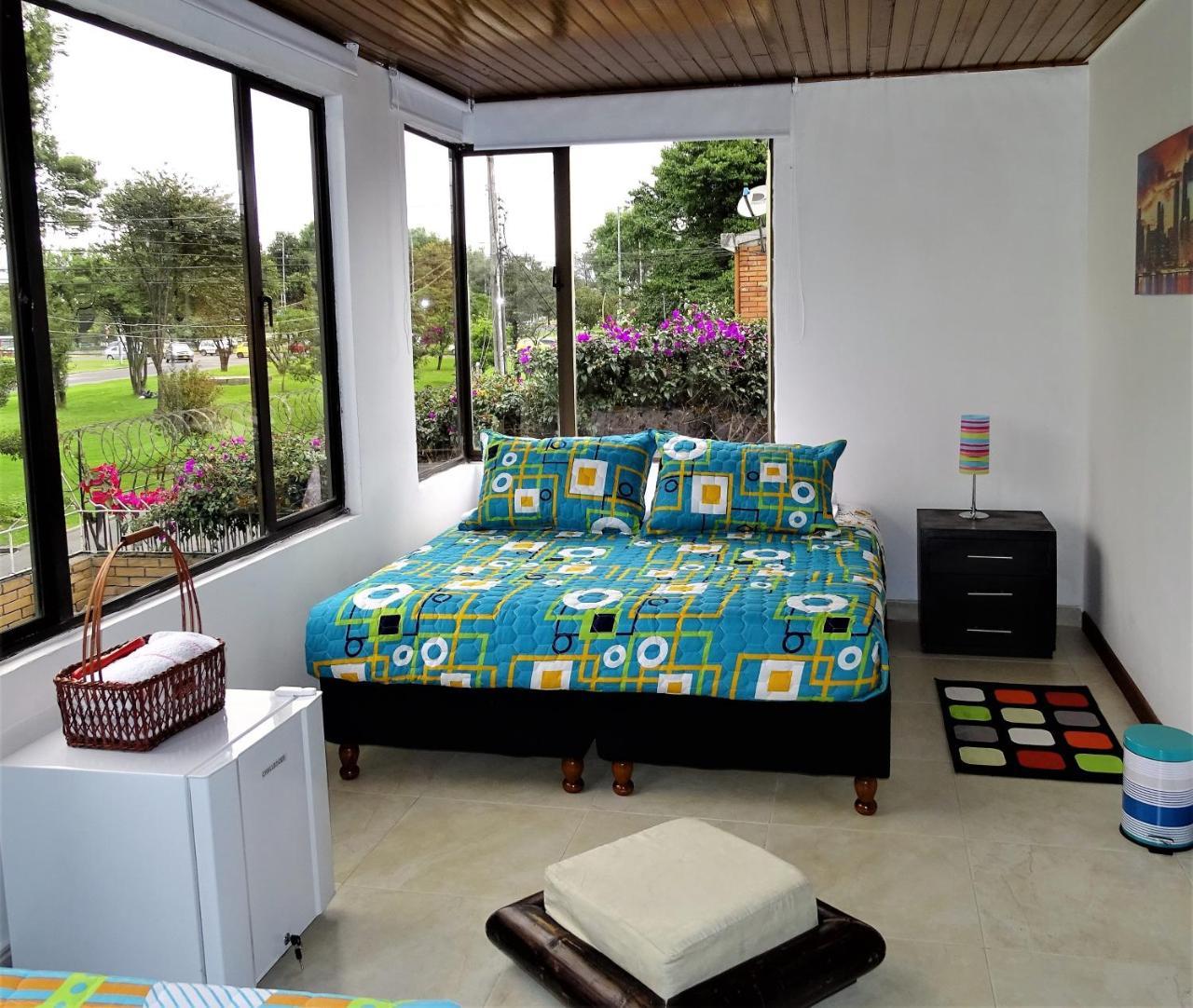 Violeta Park Hostel Bogota Exterior photo