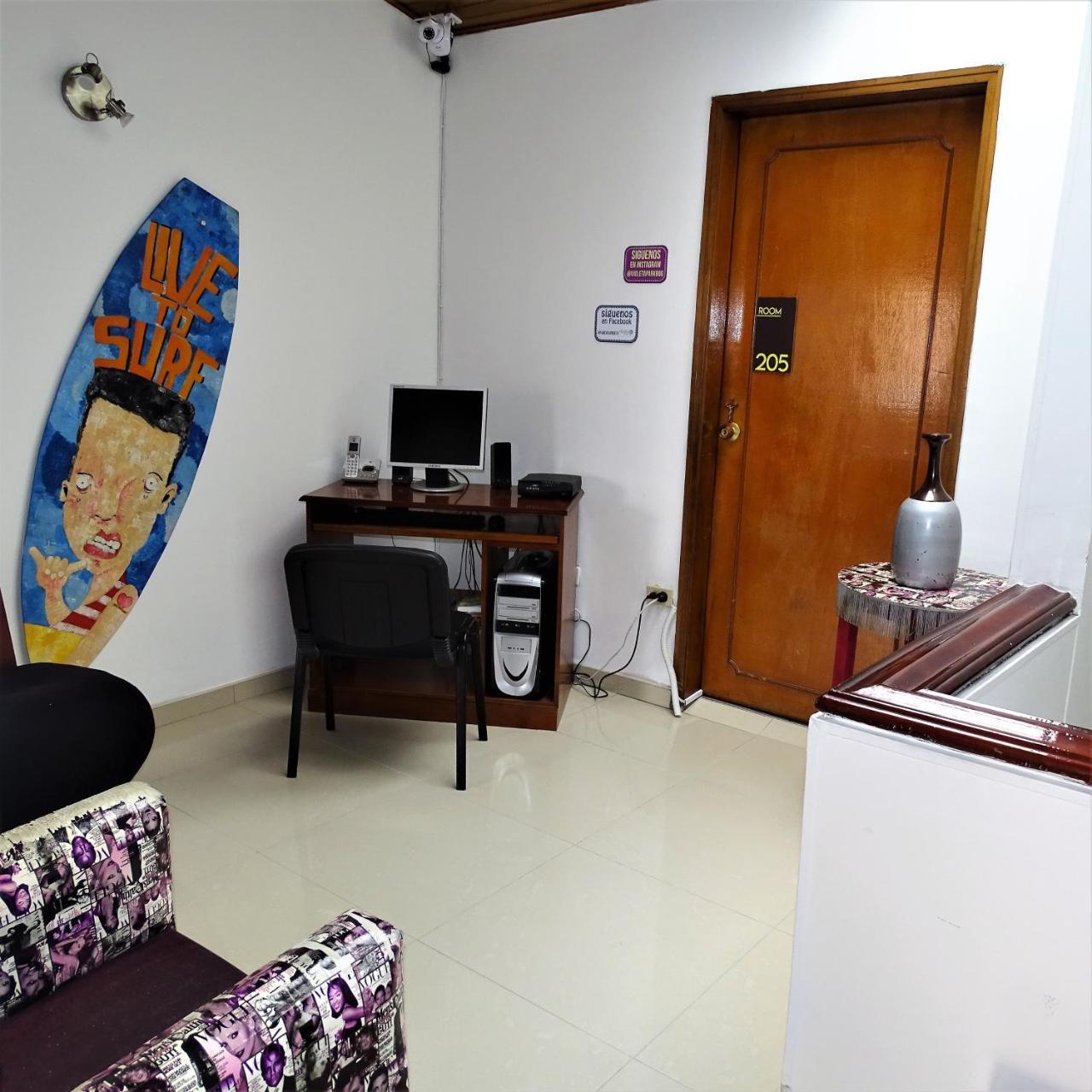 Violeta Park Hostel Bogota Exterior photo
