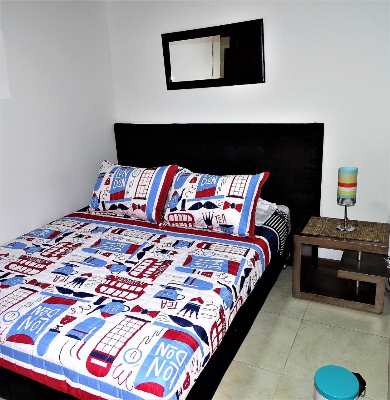 Violeta Park Hostel Bogota Exterior photo